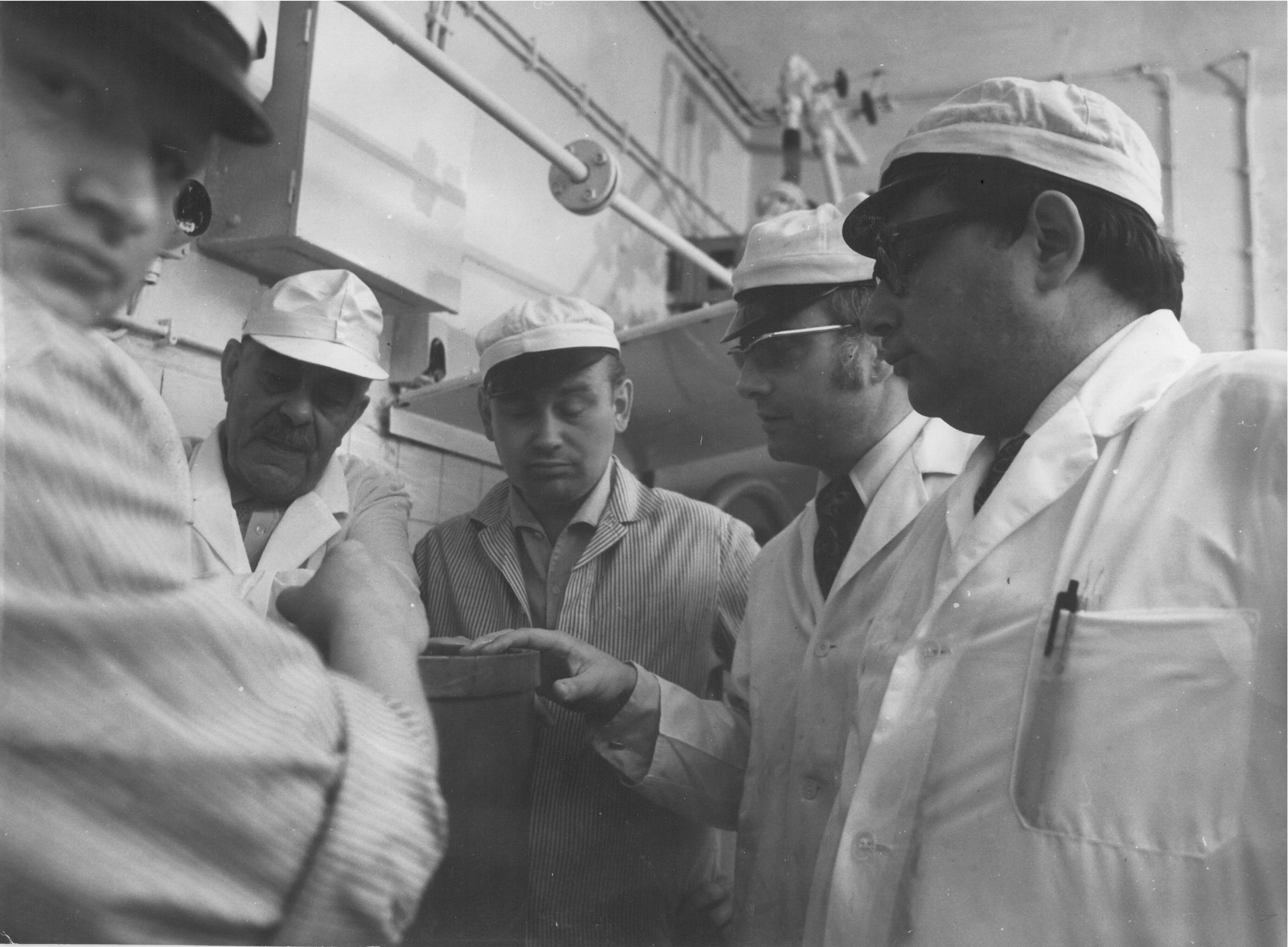 1974: Dr. Udo Doerr forscht an kalorienreduzierten Salatsaucen